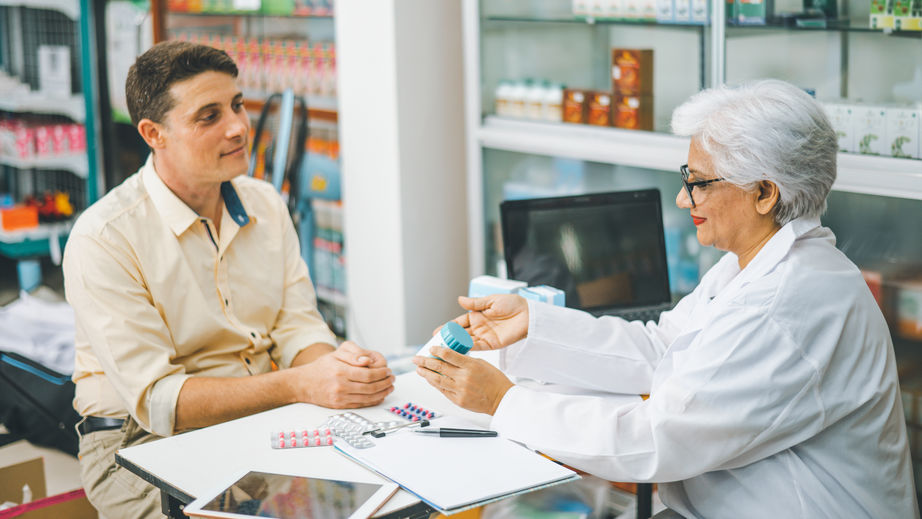 renue-rx-Expert-Consultations-Discussing-Your-Health-Needs-With-Your-Local-Pharmacist