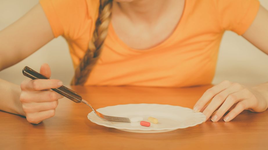 renue-rx-Should-You-Take-Medication-With-Or-Without-Food-What-Pharmacists-Recommend