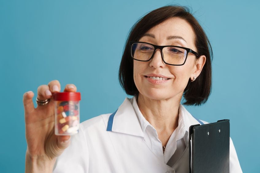 renue-rx-Understanding-Hormone-Replacement-Therapy-The-Role-Of-A-Compound-Pharmacy-In-HRT