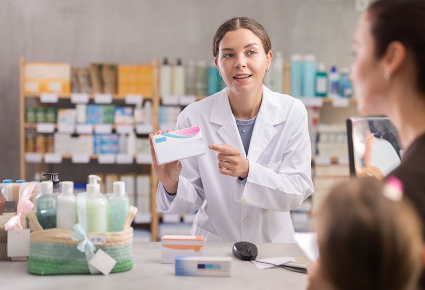 renue-rx-Whats-The-Difference-Compounded-Medications-vs-Standard-Prescriptions