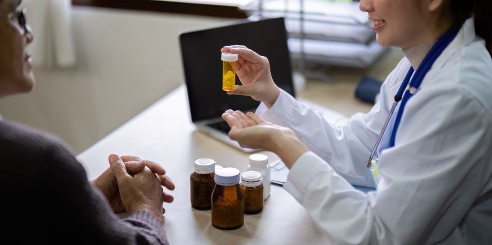 ReNue-Rx-Compounding-vs-Regular-Pharmacy-When-Your-Health-Requires-Custom-Medication